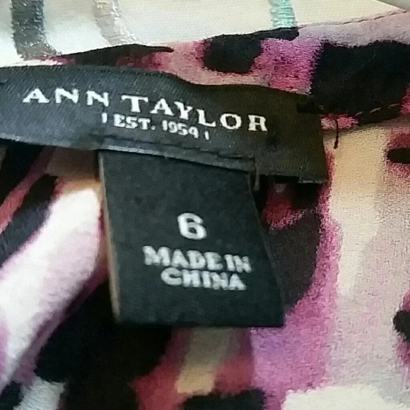 Ann Taylor sleeveless top. - Picture 4 of 4